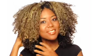 Fingerstyling Demo Part Trois: How to Stretch Out Curly Hair